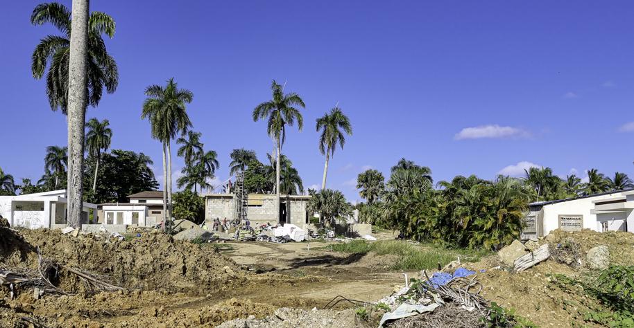 Encuentro Beach Construction